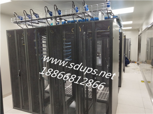 ���ܙC�����{